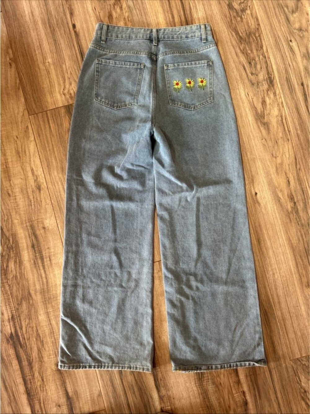 SHEIN Blue Denim Wide Leg Jeans Size 28 US 6Boho Retro Style Flower Embroidery